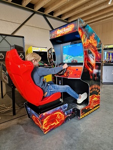 A-G 32 LCD RACING arcade met SEAT en 106 RACING GAMES  3